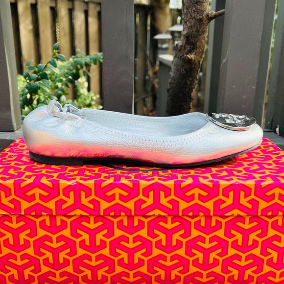 Tory Burch Reva Leather Flats in Metallic Silver w/ Double T Logo, Like New - Picture 3 of 11